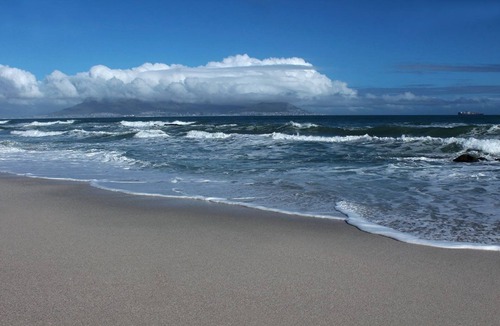 Bloubergstrand House | Luxurious 4 Bedroom Home with Ocean and Table Mountain Views