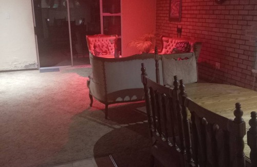 Mahikeng House | Luxurious 4-bedroom House Rental With Pool Access in Ngaka Modiri Molema