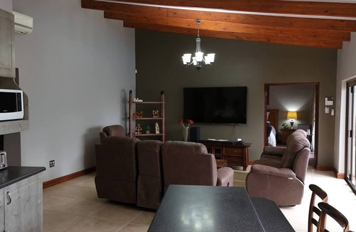 Springs House | Luxurious 5-bedroom House Rental in Springs, South Africa