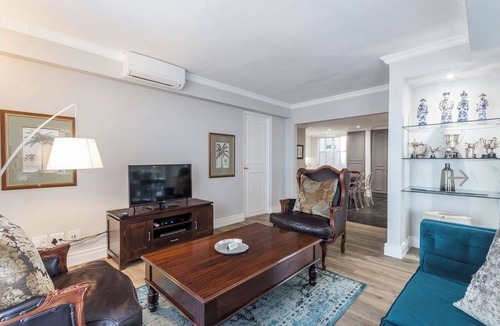 Cape Town Apartment | Luxurious Accessible Apartment With Stunning Views in Cape Town