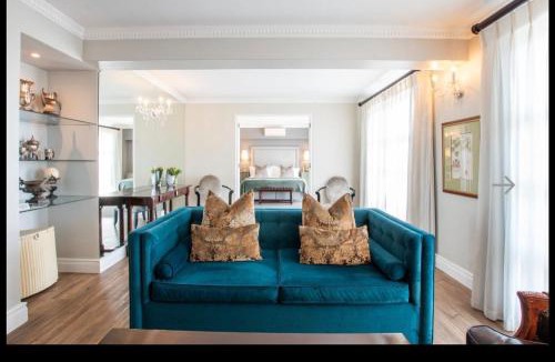 Cape Town Apartment | Luxurious Accessible Apartment with Stunning Views in Cape Town