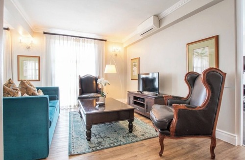 Cape Town Apartment | Luxurious Accessible Apartment with Stunning Views in Cape Town