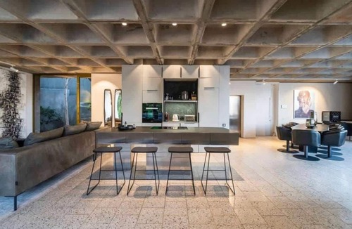 Sea Point Apartment | Luxurious Apt, Pool, Views, Sea Point - Luna Loft