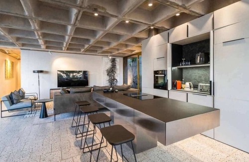 Sea Point Apartment | Luxurious Apt, Pool, Views, Sea Point - Luna Loft