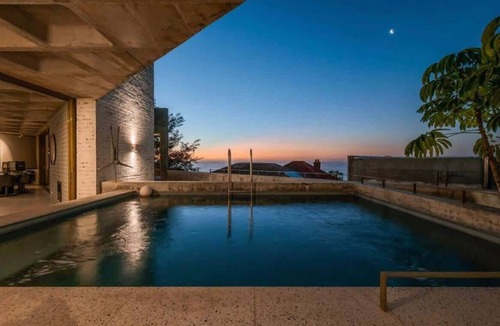 Sea Point Apartment | Luxurious Apt, Pool, Views, Sea Point - Luna Loft