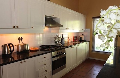 Franschhoek Cottage | Luxurious Chenin Cottage | 4 persons, 2 bedrooms | Swimming pool | WiFi