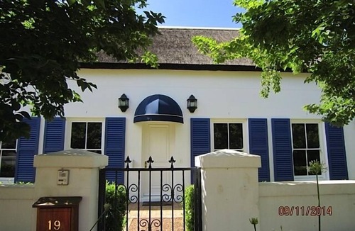 Franschhoek Cottage | Luxurious Chenin Cottage | 4 persons, 2 bedrooms | Swimming pool | WiFi