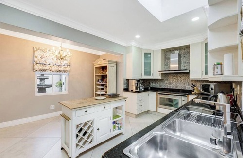 Greater Johannesburg Metropolitan Area House | Luxurious & Spacious Home in the heart of Sandton