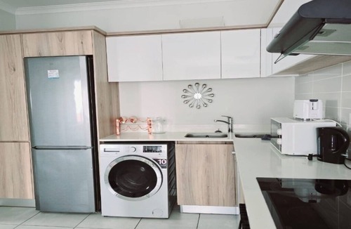 The Willows Apartment | Luxury 1BR at Blyde Lagoon, Pretoria East, WiFi, Security & Self Check In