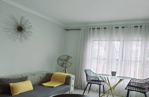 The Willows Apartment | Luxury 1BR at Blyde Lagoon, Pretoria East, WiFi, Security & Self Check In