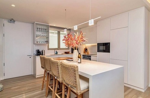 Westcliff Condo | Luxury 2-bed NEW OCEAN FRONT Villa on Cliff Path Whale Watch with Pool and AC