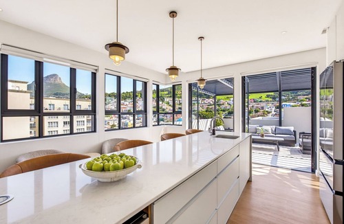 Bo'Kaap Apartment | Luxury 3 Bedroom Penthouse with Table Mountain Views