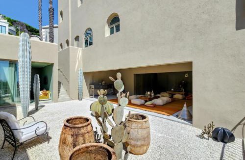 Fresnaye Villa | Luxury 8-Suite Villa with Heated Pools, Ocean & Mountain Views