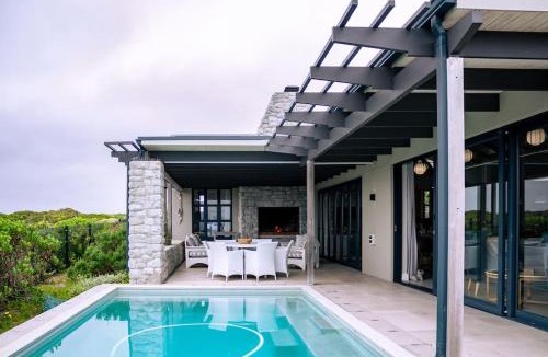 Gansbaai Villa | Luxury Beach Villa in Romansbaai Wildlife Estate