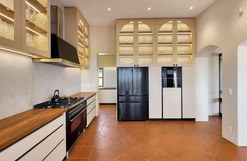 Sunset Beach Villa | Luxury Beachfront Villa. On the beach. Table Mountain & Sunset Views.