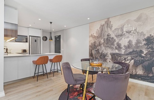 Cape Town City Centre Apartment | Luxury CBD Retreat | Stunning Mountain Views