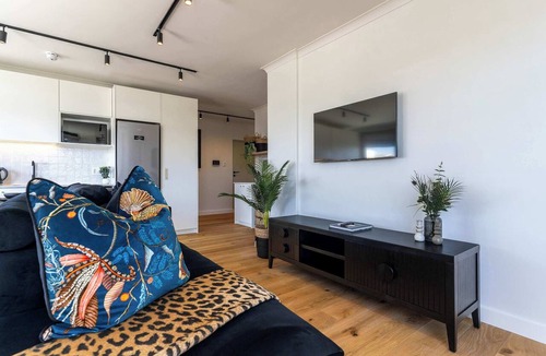 Sea Point Apartment | Luxury, City & Sea Views, Sea Point - Diamond Views Apt