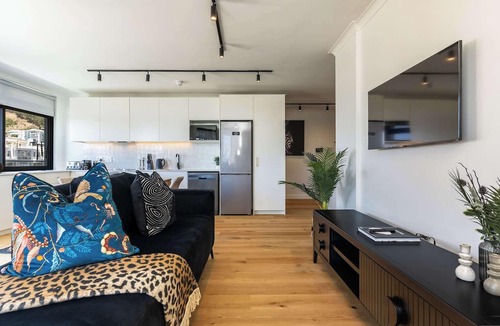 Sea Point Apartment | Luxury, City & Sea Views, Sea Point - Diamond Views Apt
