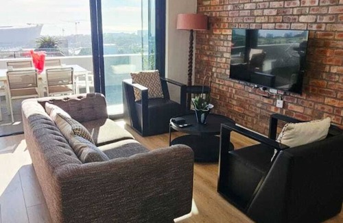 Green Point Apartment | Luxury modern 3 bed Penthouse apartment in Green Point near V&A Waterfront, CBD