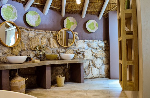 Overstrand Cabin | Luxury Nature lodge outside lovely Stanford for your getaway