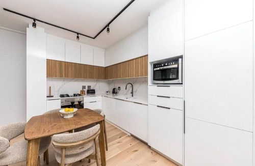 Stellenbosch Central Apartment | Luxury One-Bedroom with Balcony -Unit 9