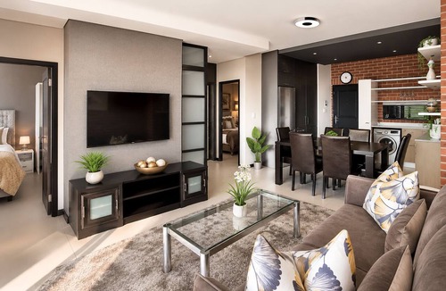 Greater Johannesburg Metropolitan Area Apartment | Luxury, safety and Convenience in the heart of Rosebank, Johannesburg!.