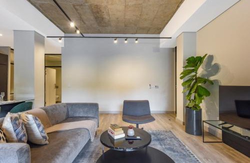 Sandown Apartment | Luxury Sandton 2 Bed Apartment - Managed by Airscape