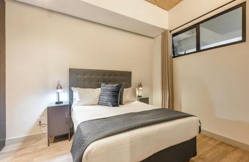 Sandown Apartment | Luxury Sandton 2 Bed Apartment - Managed by Airscape