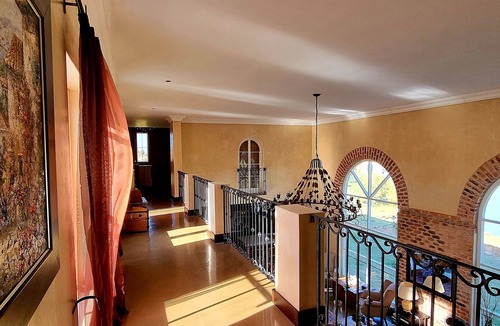 Paarl Villa | Luxury Tuscan Estate near Babylonstoren: Private Pool & Full Solar Power Backup