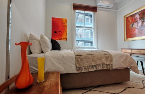 Sea Point Apartment | Lyron - Large, central and secure 3 bed with ACs and workspace