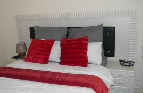 Strand House | M2T Guest House