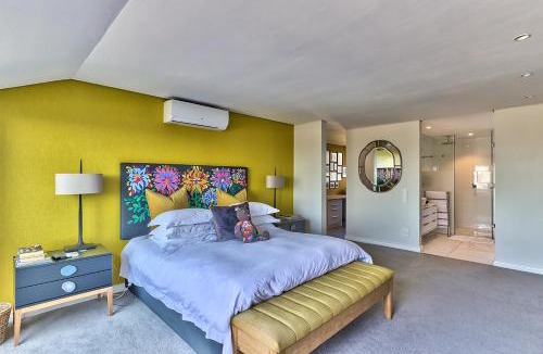 Cape Town City Centre Villa | Magnificent, newly renovated stylish home .