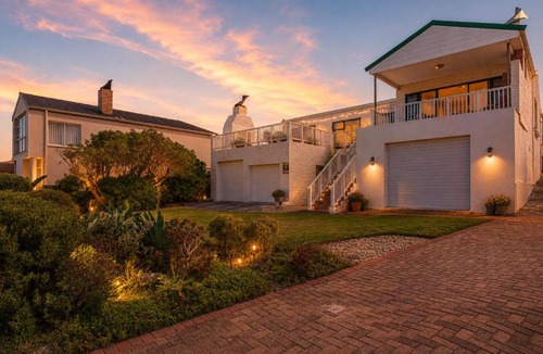 Pearly Beach House | Main Beach Ocean View - Pearly Beach House