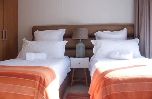 Century City Apartment | Manhattan Luxe Suite at Canal Walk