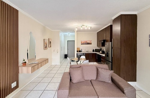 Lone Hill Apartment | Marvelous 1-bedroom apartment in Sandton perfect for your stay
