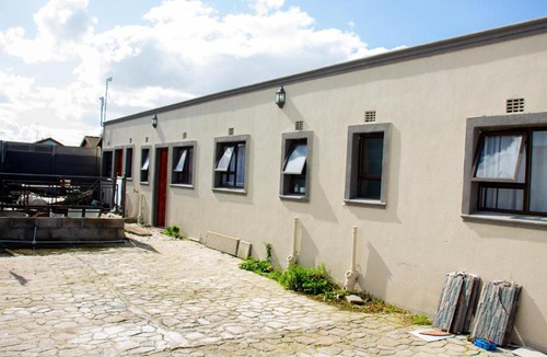 Khayelitsha Bed & Breakfast | Maseyi On 8 bnb
