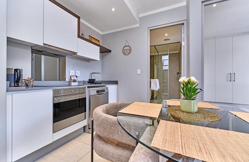 Greater Johannesburg Metropolitan Area Apartment | Masingita Towers Hotel, Luxury Skyline Views