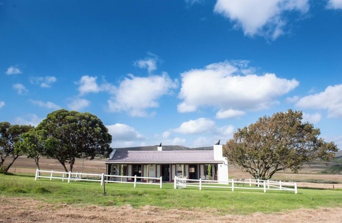 Papiesvlei Cottage | Merino - 2 bedroom cottage in welcoming Stanford with stunning views and space