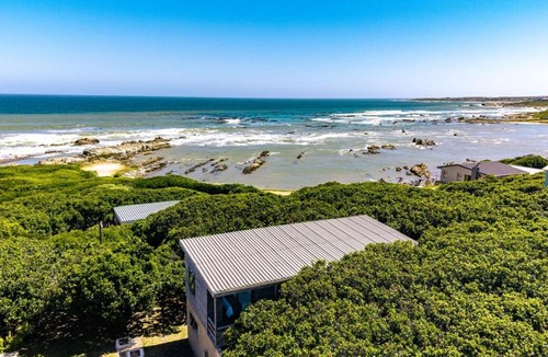 Franskraal House | Milkwood Retreat - Pizza Oven & BBQ - Franskraal