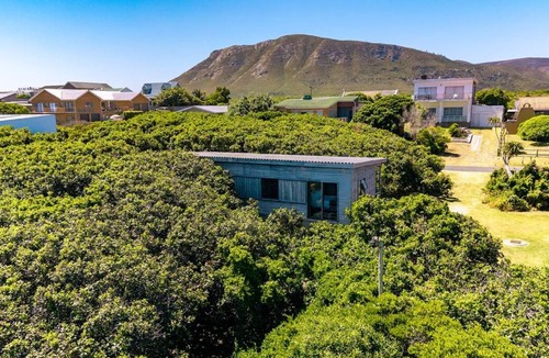 Franskraal House | Milkwood Retreat - Pizza Oven & BBQ - Franskraal