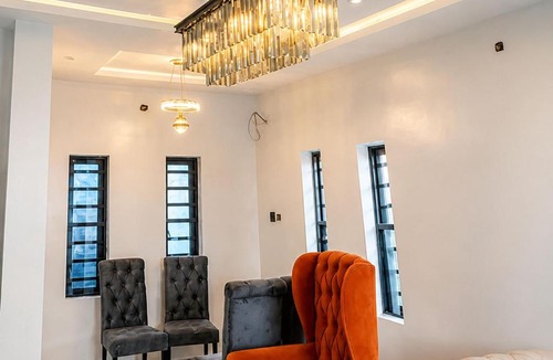 Emthanjeni House | Millennial Blue Haven