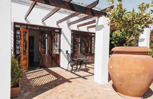 Koelenhof Apartment | Mitre's Edge Vineyard Studio