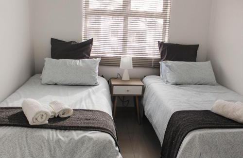 Gordon's Bay Apartment | Modern 2 bedroom apartment close to shops & beach