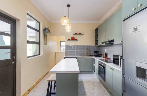 Observatory House | Modern 3-Bed Home with a Braai by Ctha