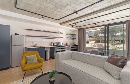 Schotsche Kloof Apartment | Modern Bo Kaap Apartment - Pool Deck - Wifi