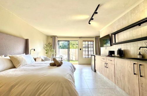Faerie Glen Apartment | Modern Boutique Studios