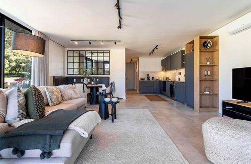 Bo'Kaap Apartment | Modern, Gorgeous Views, Bo-Kaap - Vista Luxe Apt