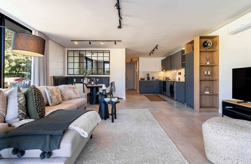 Bo'Kaap Apartment | Modern, Gorgeous Views, Bo-Kaap - Vista Luxe Apt