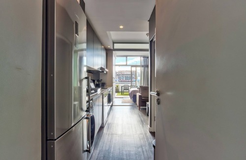 Bo'Kaap Apartment | Modern Luxury Studio with Breathtaking City Views