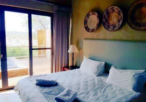 Buffelspruit Cabin | Modern Mjejane Lodge - River View & Private Pool